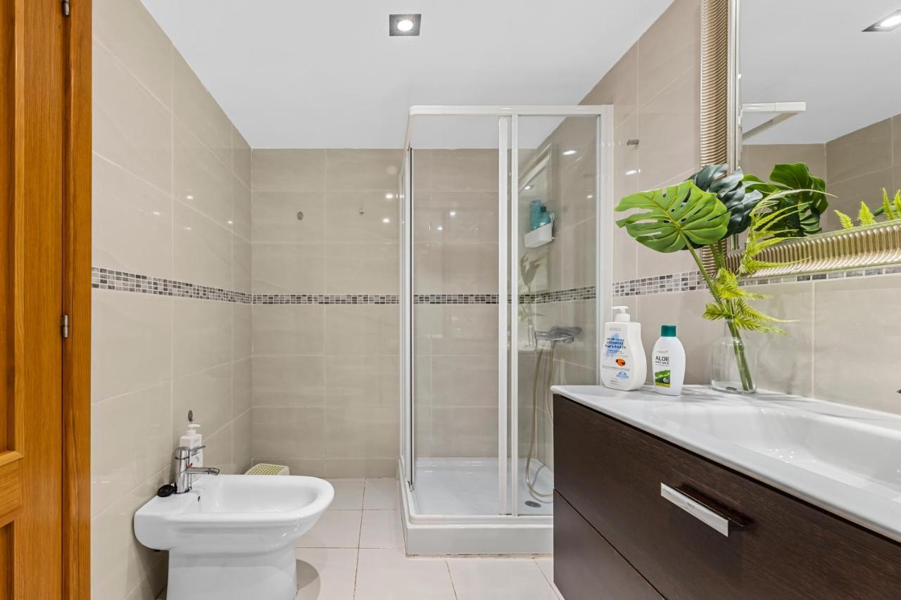 Home2Book Wanderlust Apt Arrecife Beach, Terrace ภายนอก รูปภาพ